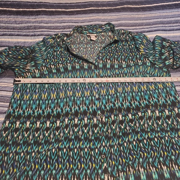 Catherine's 2X (22/24) Lot of 2 Lightweight Tunics Button Star/Geoemetric Print - Picture 15 of 16